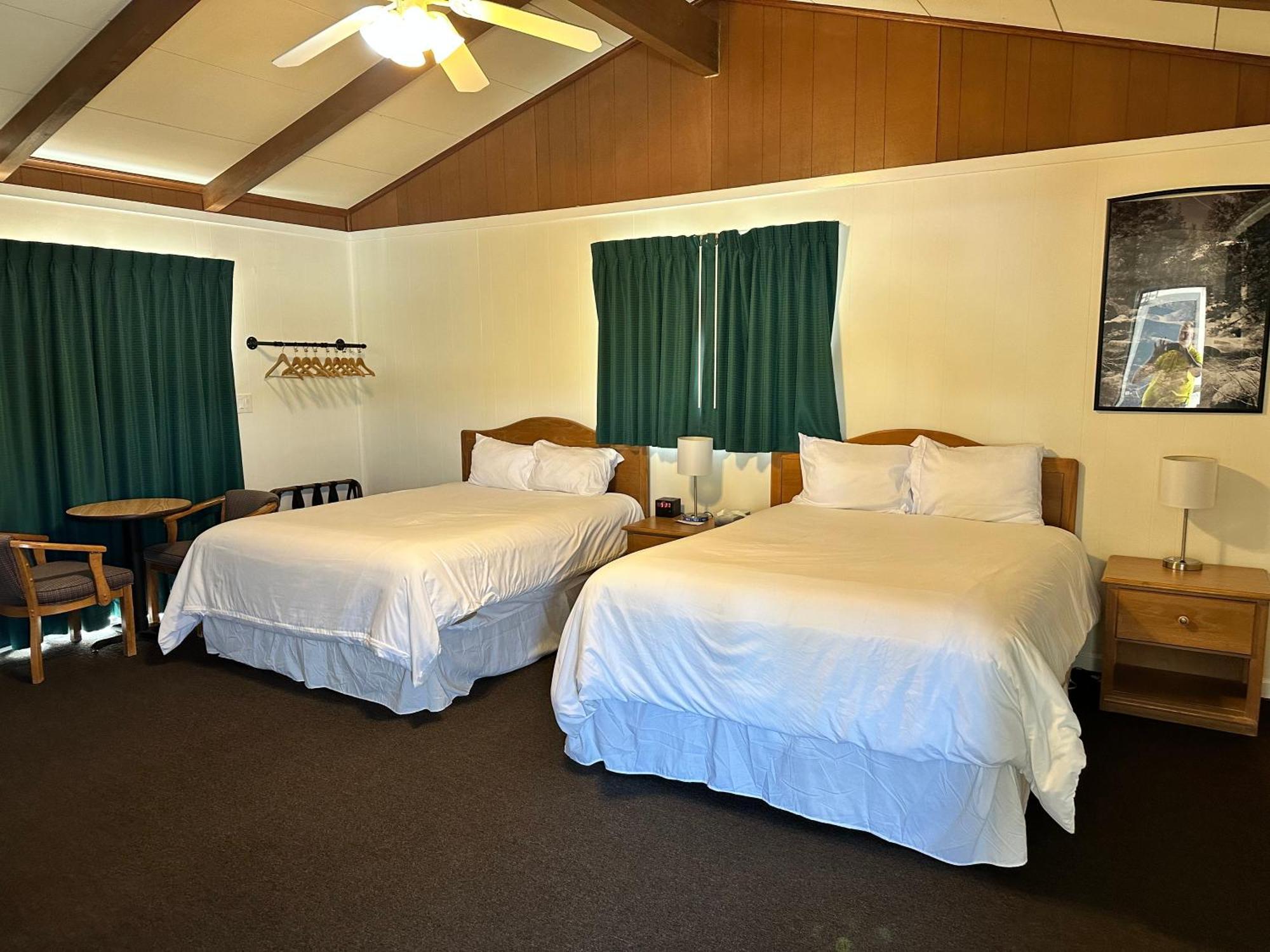 Meadowcliff Lodge Coleville Bagian luar foto